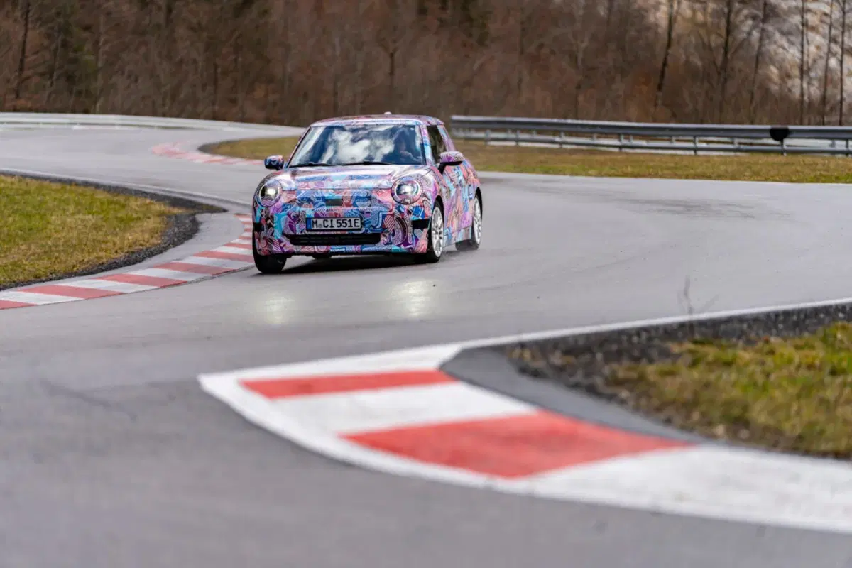 Mini Cooper SE 2023, ecco la nuova generazione dell’elettrica [VIDEO]  (6)