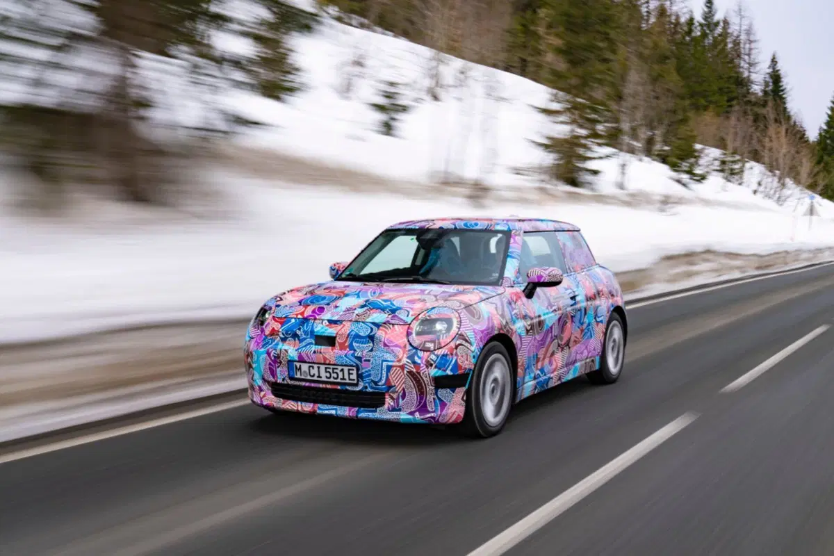 Mini Cooper SE 2023, ecco la nuova generazione dell’elettrica [VIDEO]  (8)