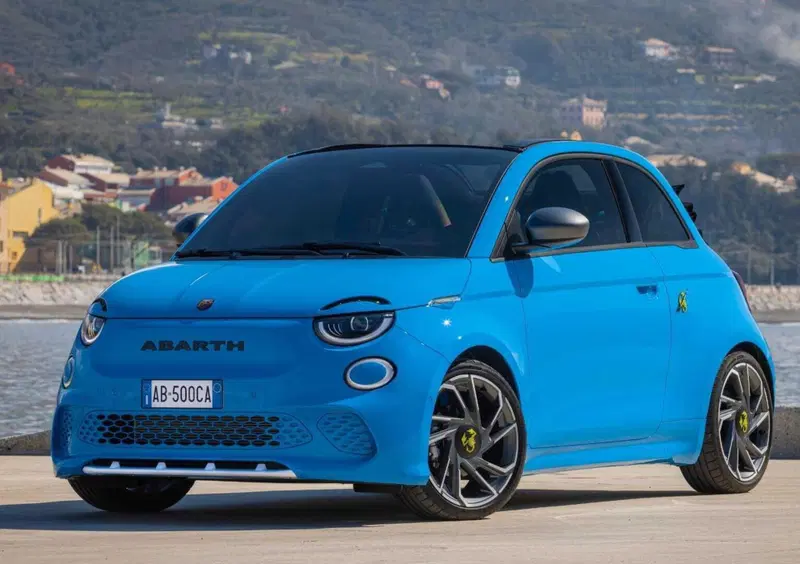 Abarth 500e Cabrio (2023-->>)