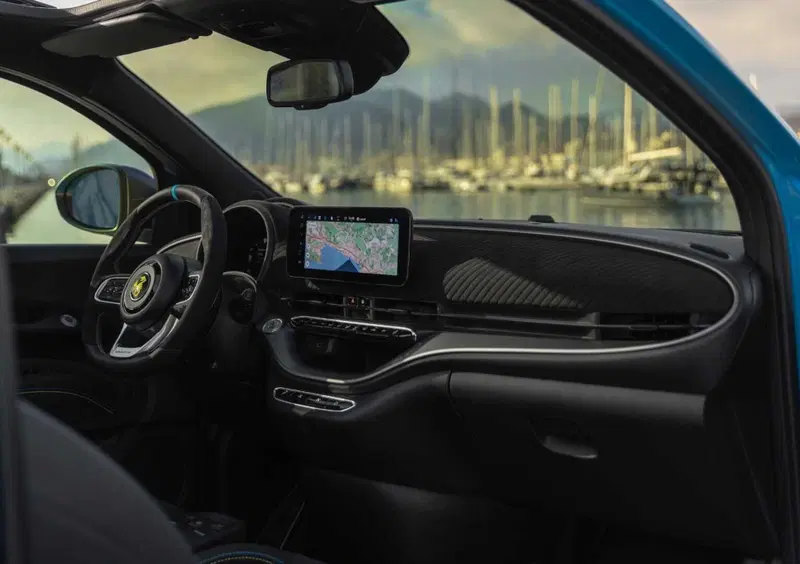 Abarth 500e Cabrio (2023-->>) (10)