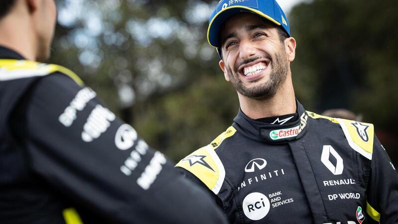 Formula 1: Daniel Ricciardo va sotto copertura per uno scherzo