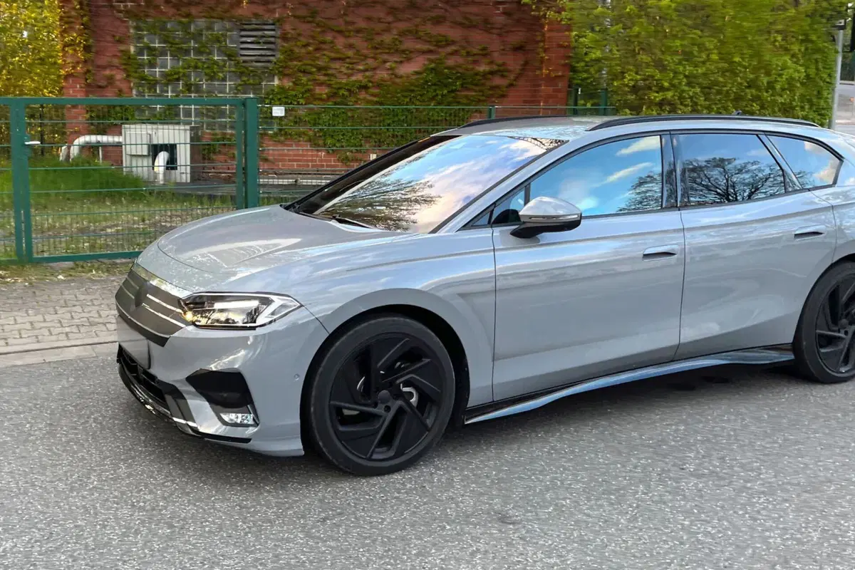 Volkswagen ID.7 Station Wagon, ecco il primo avvistamento [Foto Spia] (4)