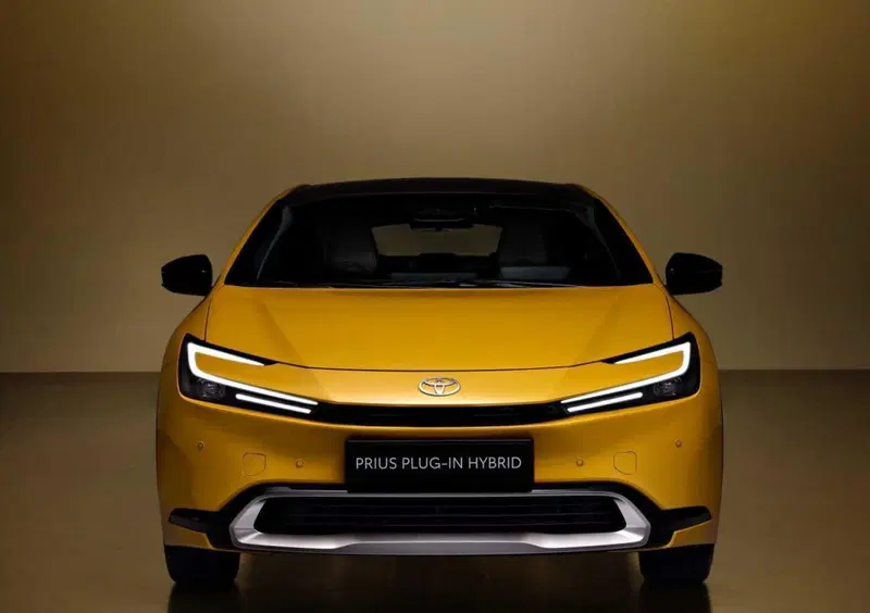 Toyota Prius (2023-->>) (5)