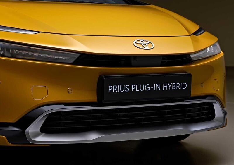 Toyota Prius (2023->>) (13)
