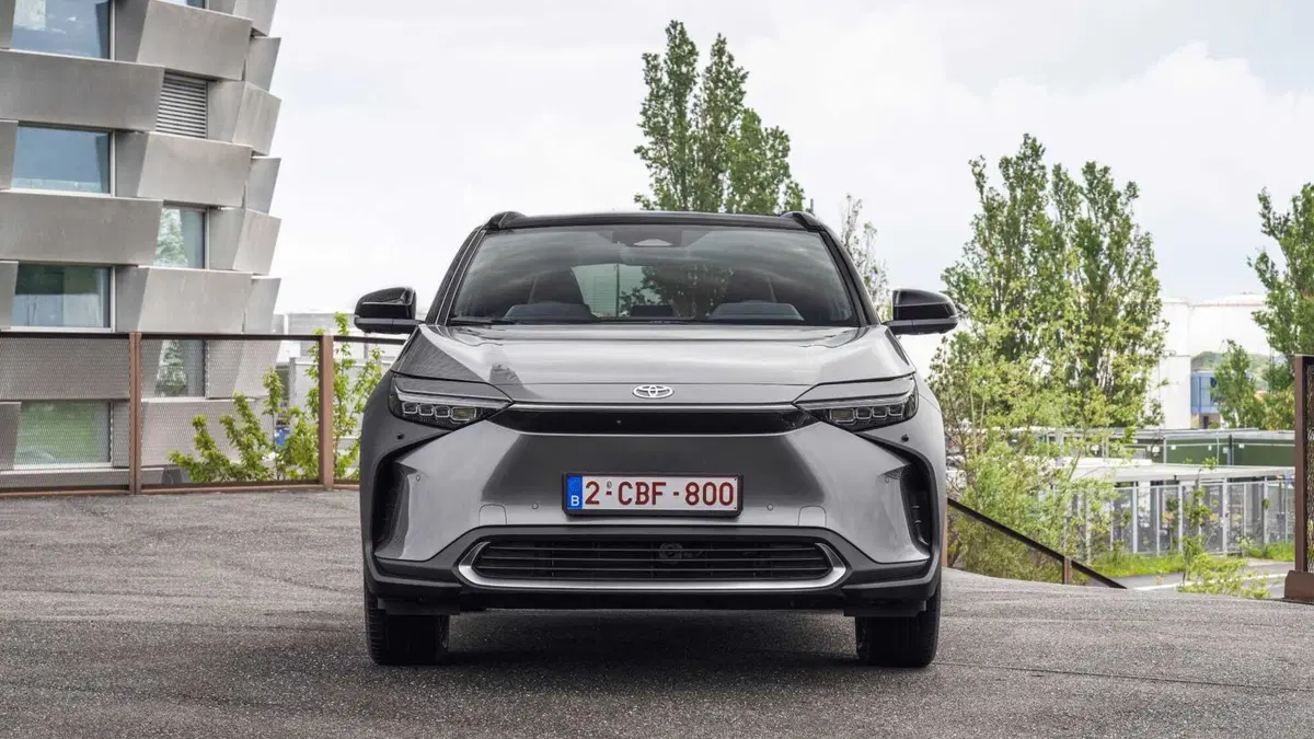 Toyota bZ4X EV 218 CV First Edition AWD (9)