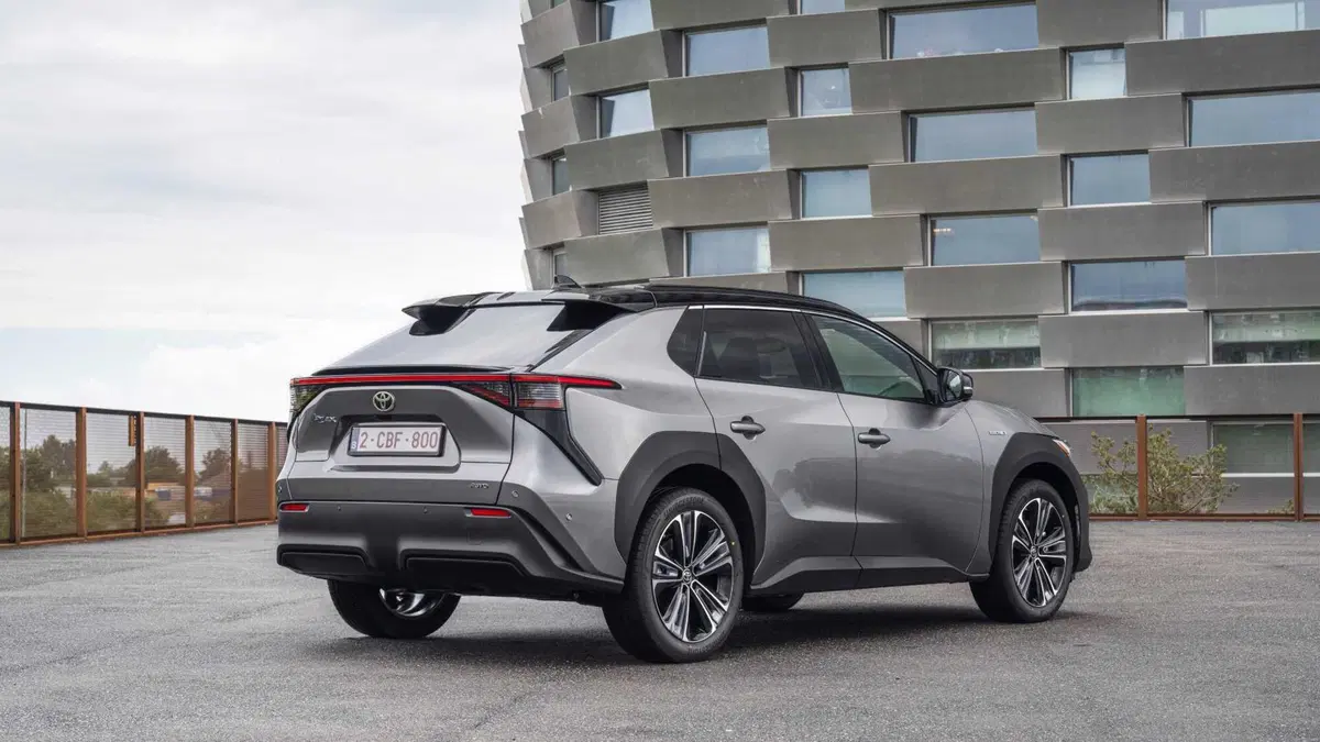 Toyota bZ4X EV 218 CV First Edition AWD (8)