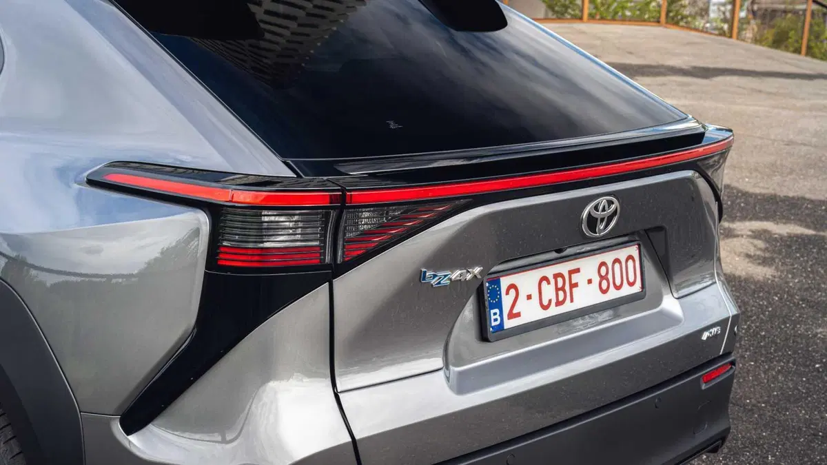 Toyota bZ4X EV 218 CV First Edition AWD (19)