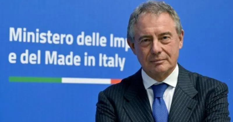 Ministro Urso, se ci sei batti un colpo e cambia gli incentivi auto SUBITO! 