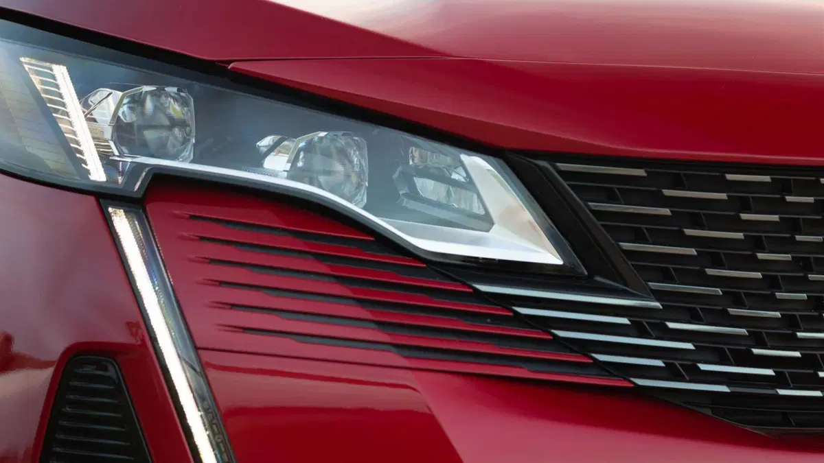 Peugeot 3008 Hybrid 225 e-EAT8 Allure (16)