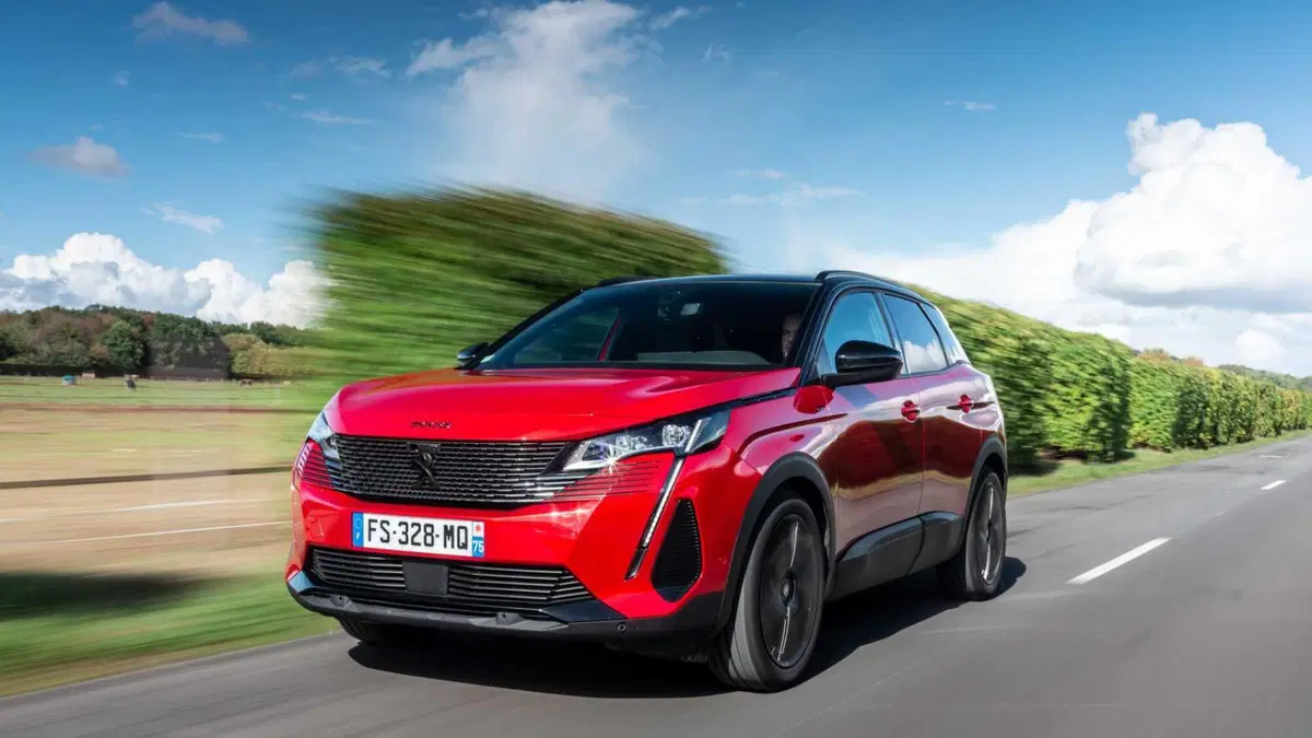 Peugeot 3008 Hybrid 225 e-EAT8 Allure (3)