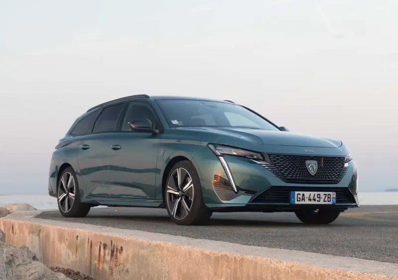 Peugeot 308 SW (2021-->>) (2)