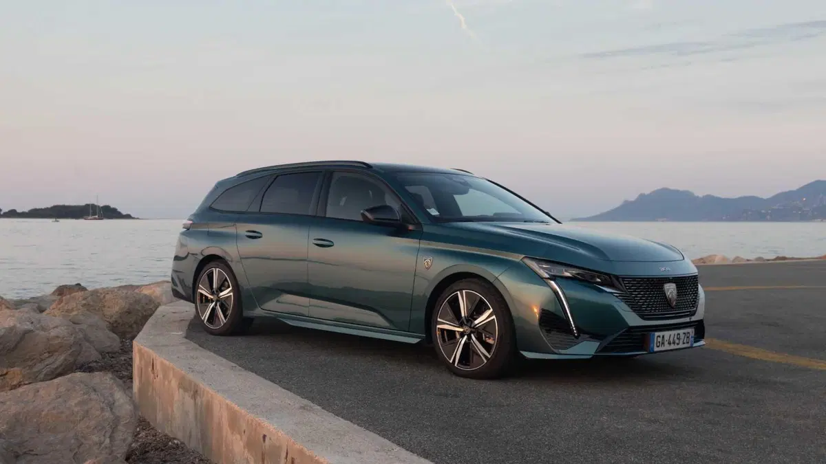 Peugeot 308 SW 54 kWh Allure (3)