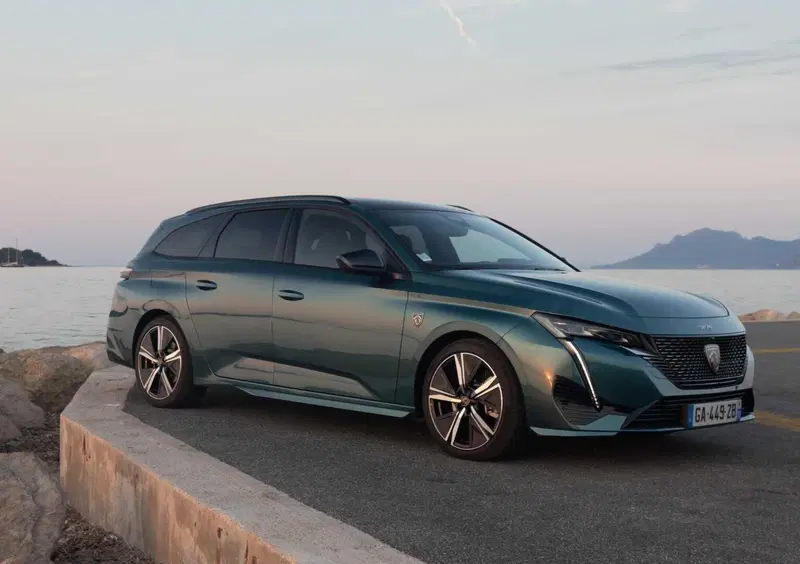Peugeot 308 SW (2021-->>) (3)