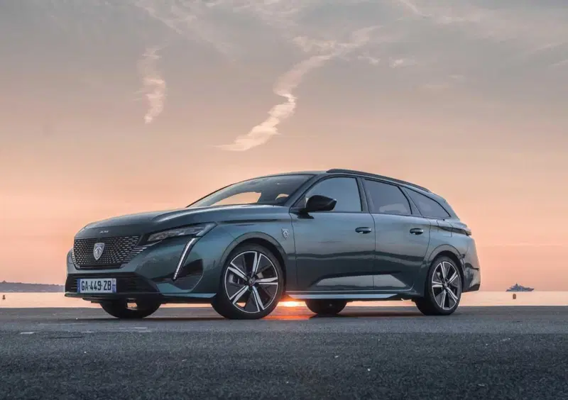 Peugeot 308 SW (2021-->>) (4)