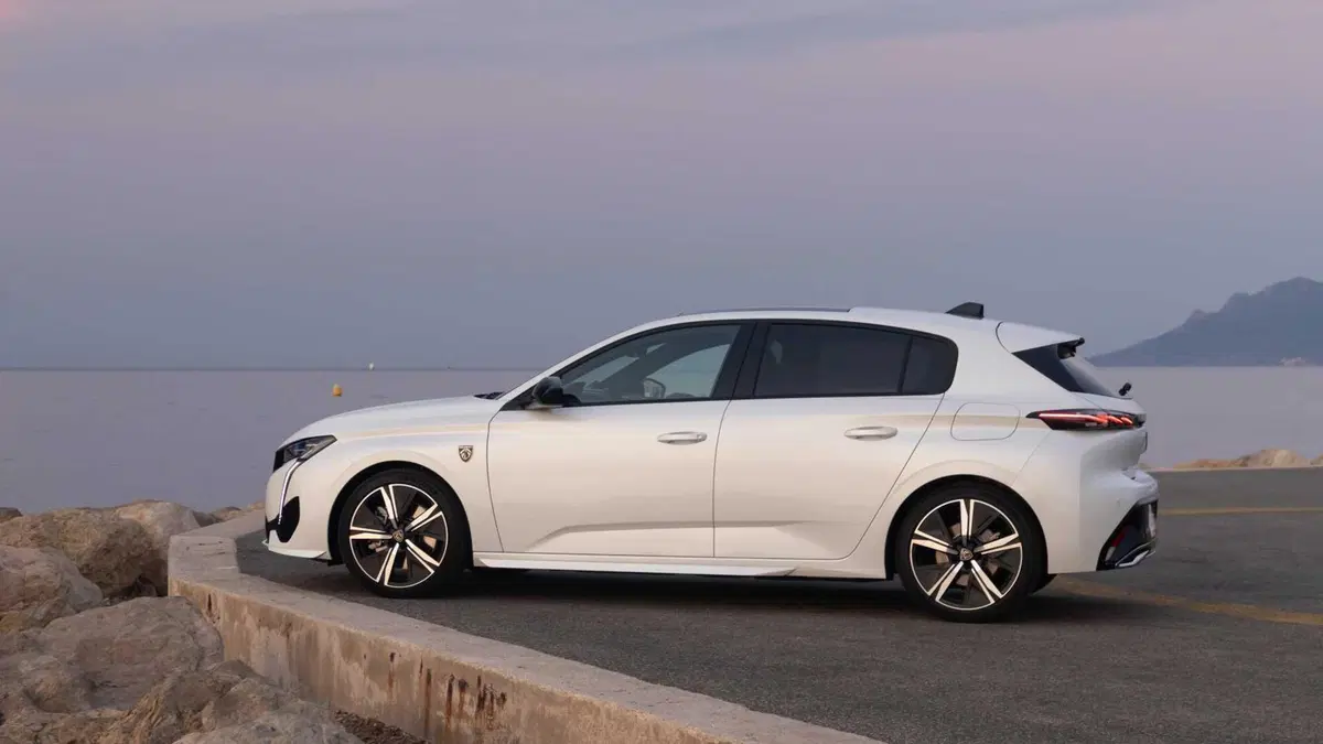 Peugeot 308 (2021-->>) (6)