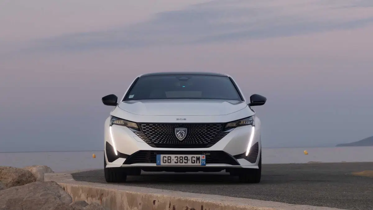 Peugeot 308 (2021-->>) (5)