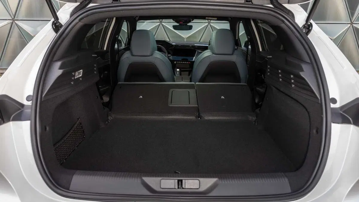 Peugeot 308 (2021-->>) (12)