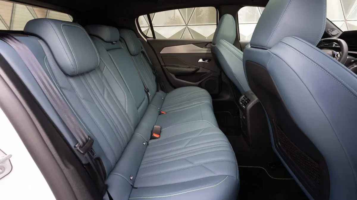 Peugeot 308 (2021-->>) (11)