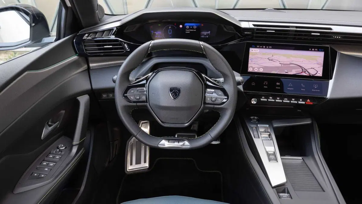 Peugeot 308 (2021-->>) (9)