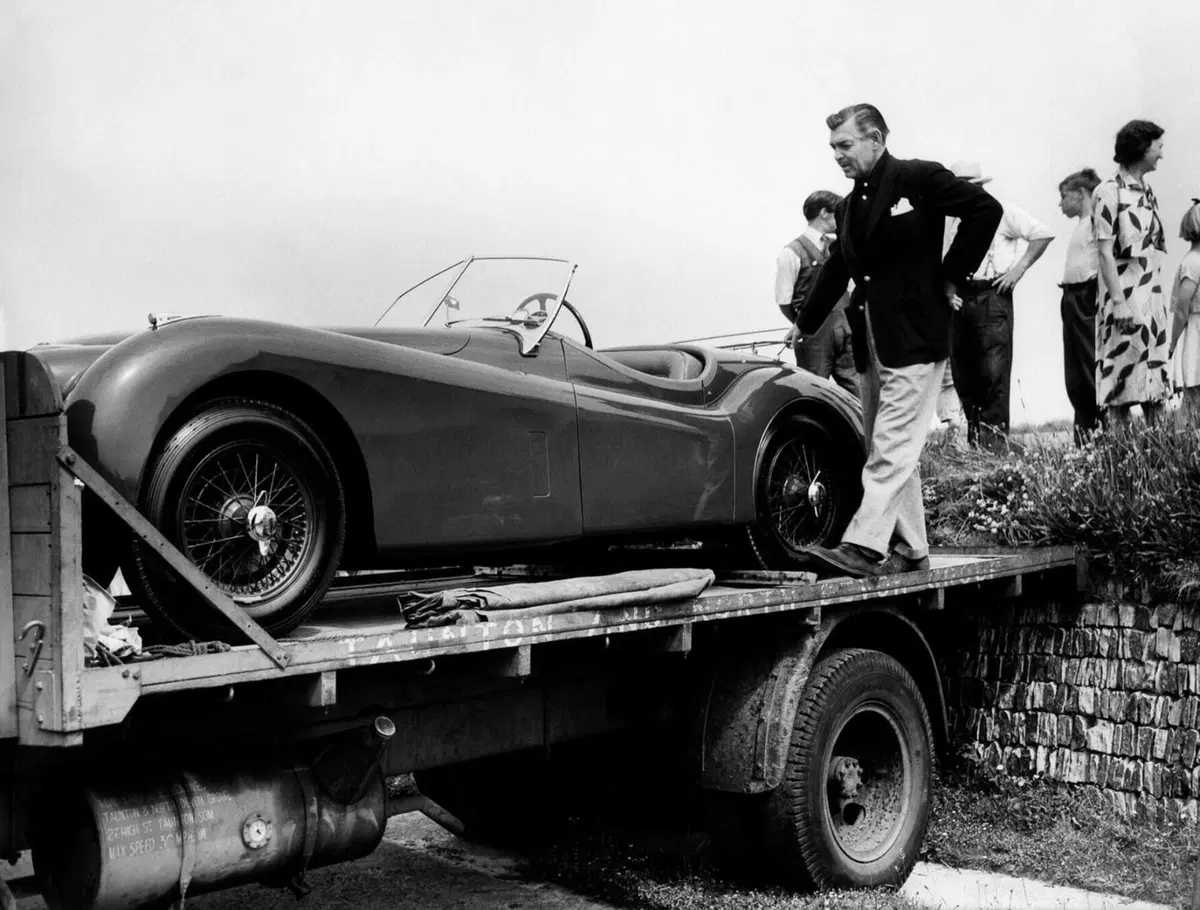 All’asta la Jaguar XK120 di Clark Gable: il prezzo è quasi abbordabile (3)