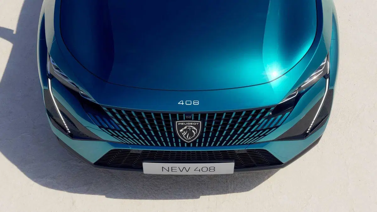 Peugeot 408 1.2 hybrid Allure 136cv e-dsc6 (14)