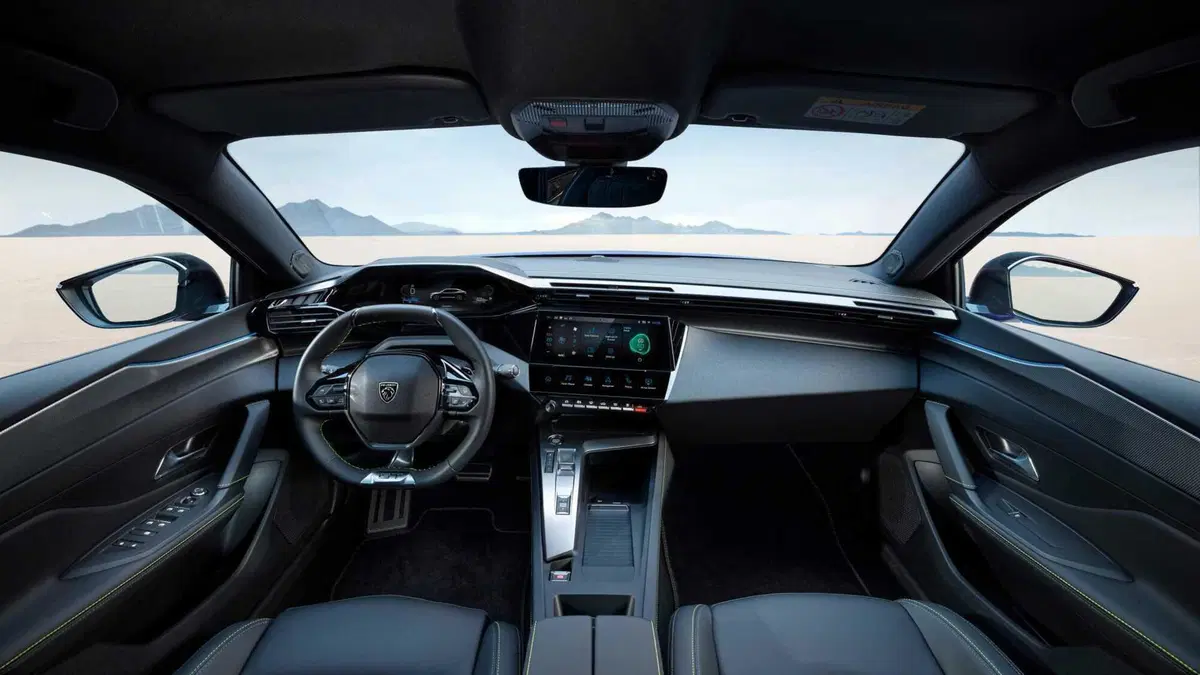 Peugeot 408 1.2 hybrid Allure 136cv e-dsc6 (8)
