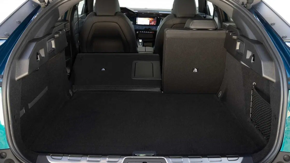 Peugeot 408 1.2 hybrid Allure 136cv e-dsc6 (13)