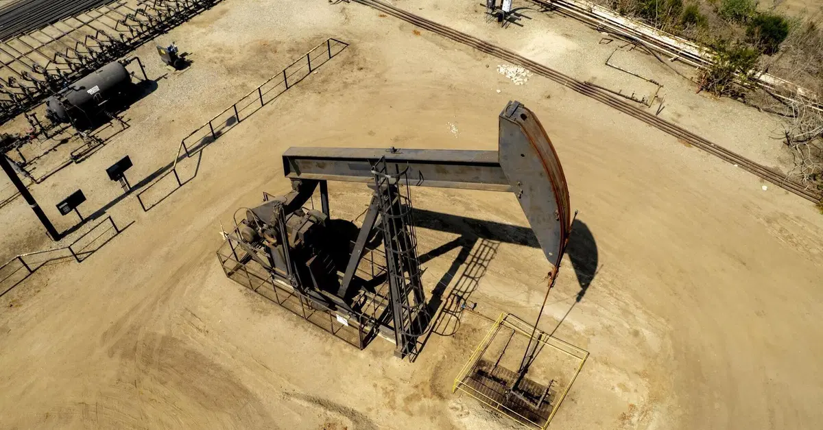 La "batteria" che funziona con la gravit&agrave;: nuova vita per i pozzi di petrolio