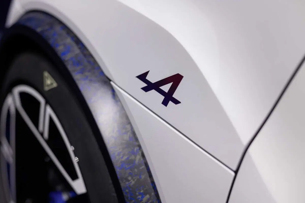Alpine A-290 beta: vista dal vivo è ancora più effetto R5 Turbo [VIDEO] (10)