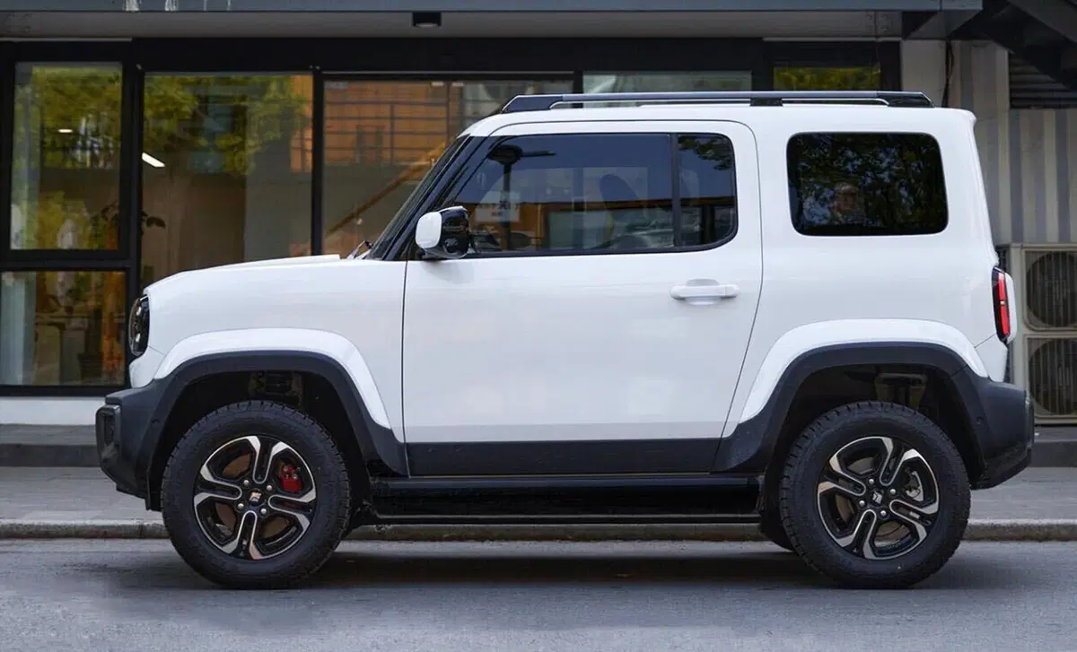 La nuova Baojun Yep cinese, replica elettrica della Suzuki Jimny (ma più piccola) (3)
