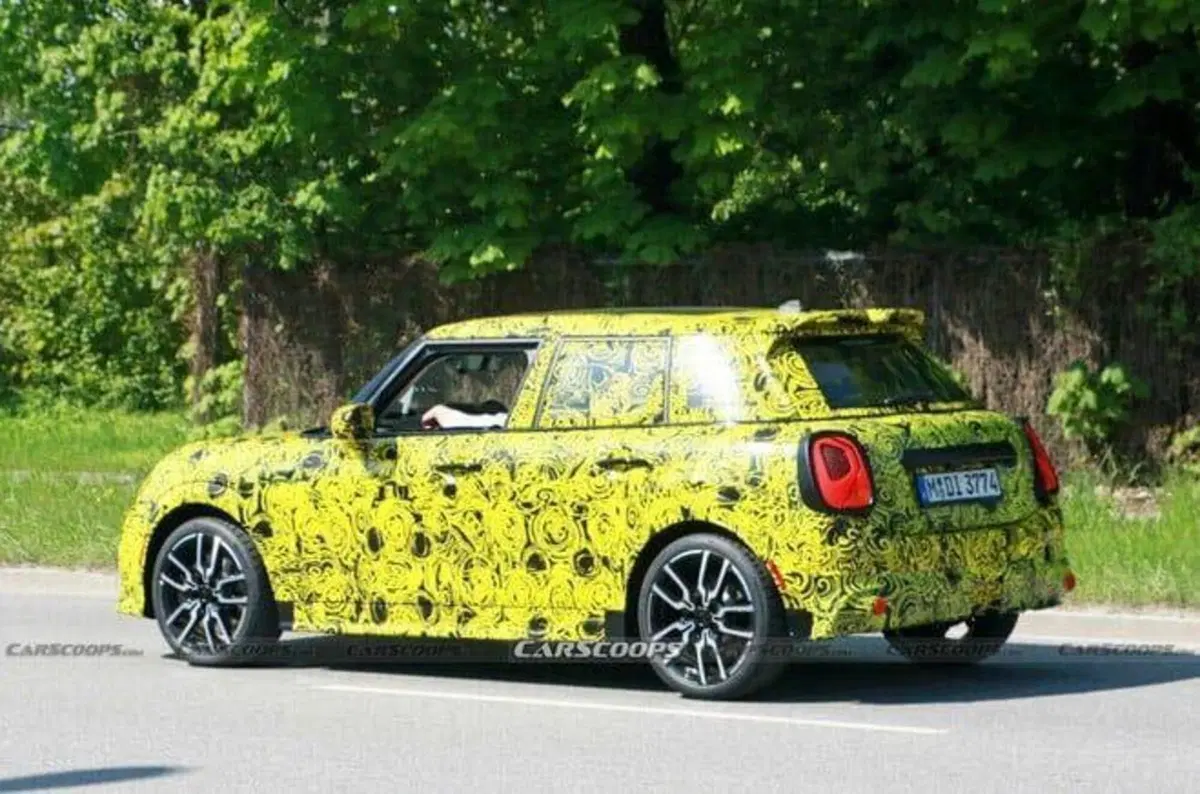 MINI 5 porte | L’endotermico abbraccia l’ibrido a 48 Volt [Foto Spia] (5)