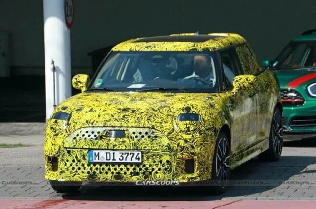 MINI 5 porte | L’endotermico abbraccia l’ibrido a 48 Volt [Foto Spia] (7)