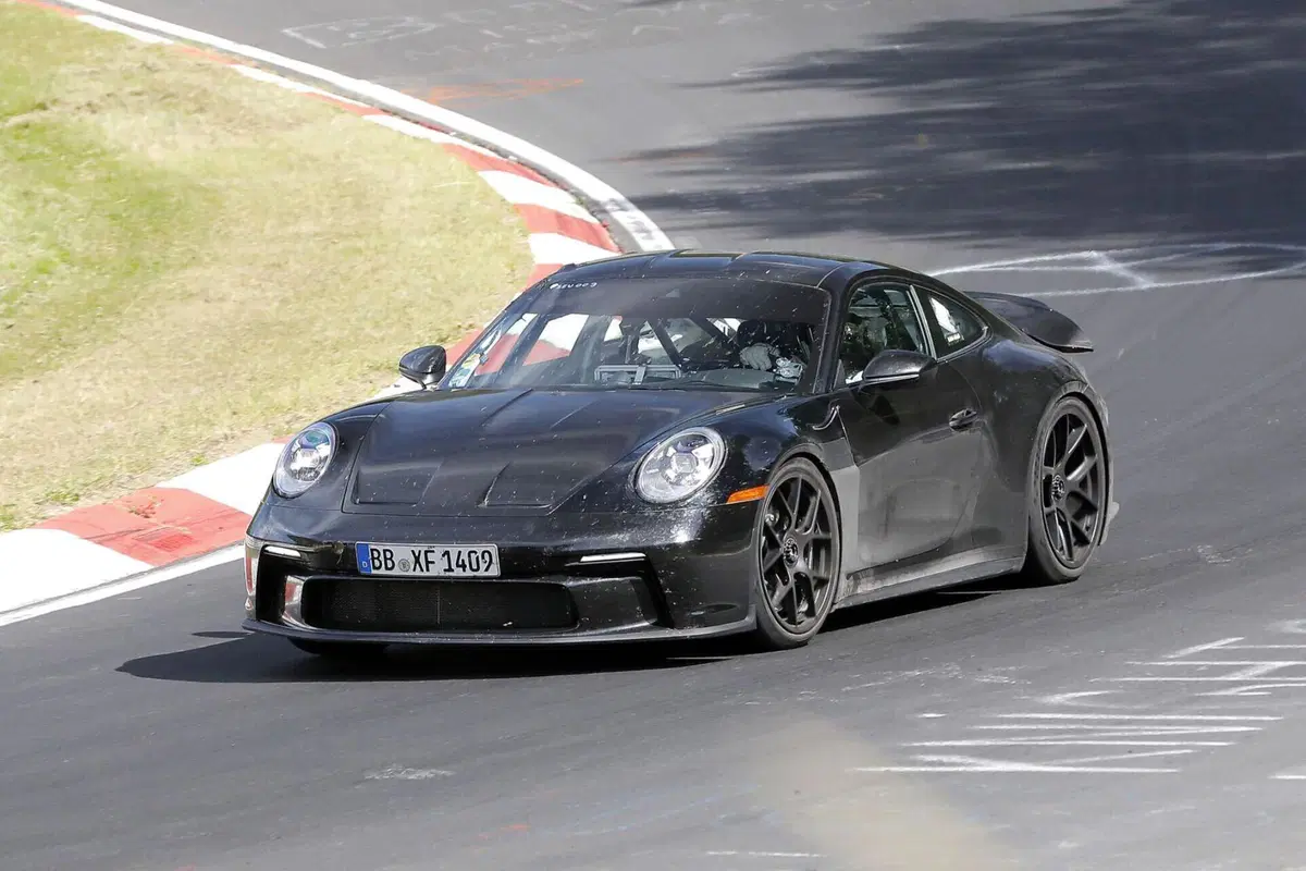 Porsche 911 ST, edizione speciale per celebrare gli anni ‘70 [Foto Spia] (2)