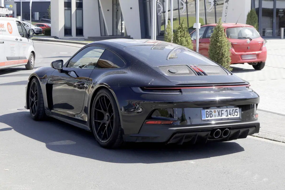 Porsche 911 ST, edizione speciale per celebrare gli anni ‘70 [Foto Spia] (6)