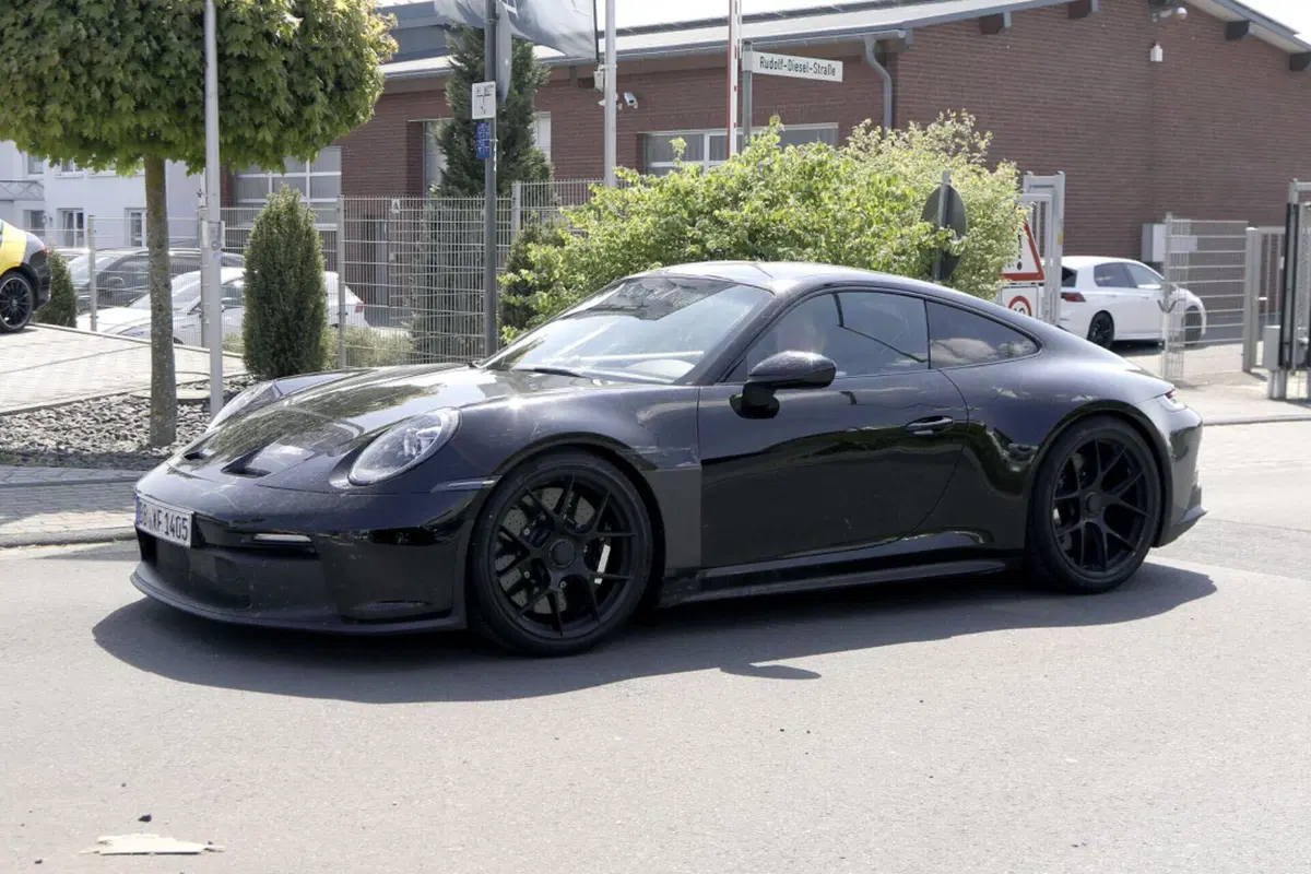 Porsche 911 ST, edizione speciale per celebrare gli anni ‘70 [Foto Spia] (13)
