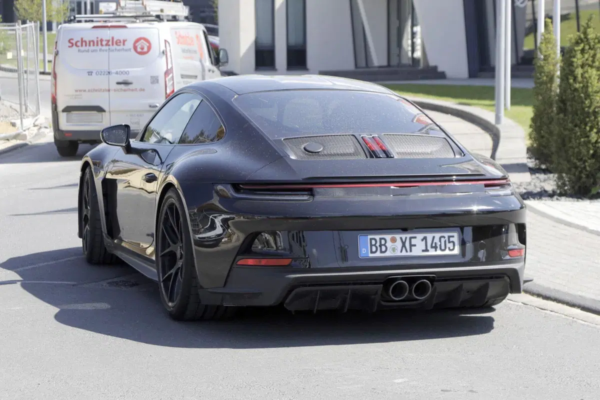 Porsche 911 ST, edizione speciale per celebrare gli anni ‘70 [Foto Spia] (15)