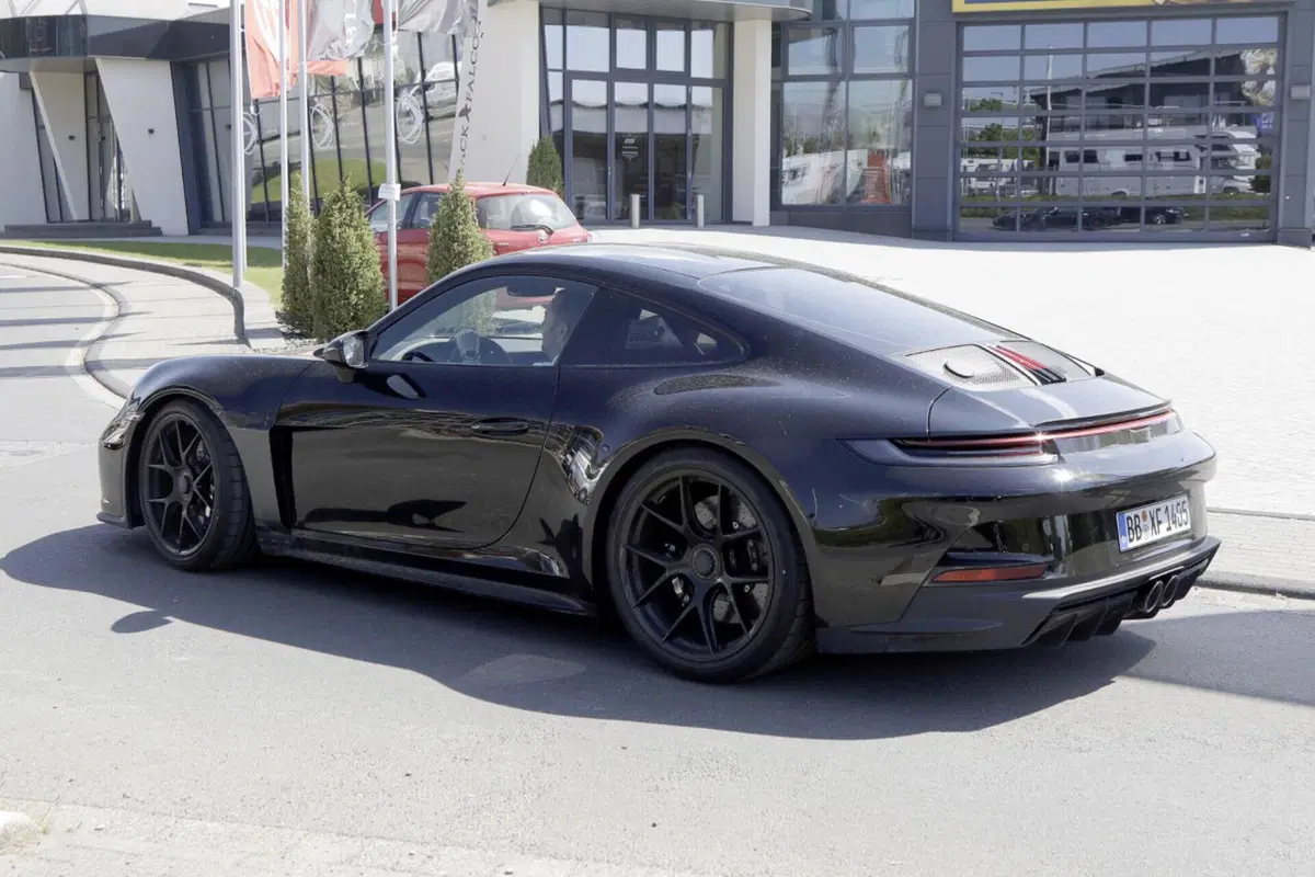 Porsche 911 ST, edizione speciale per celebrare gli anni ‘70 [Foto Spia] (16)
