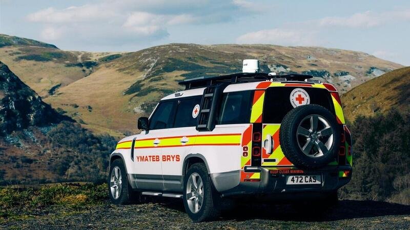 Una Land Rover Defender per la Croce Rossa britannica [VIDEO] 
