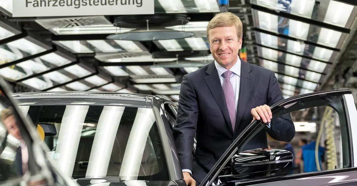 Oliver Zipse (CEO BMW) sulle elettriche: "Avete mai provato a stare dritti su un piede solo? 