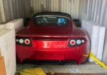 Tesla Roadster: 3 esemplari dimenticati, ritrovati dopo 13 anni in un container