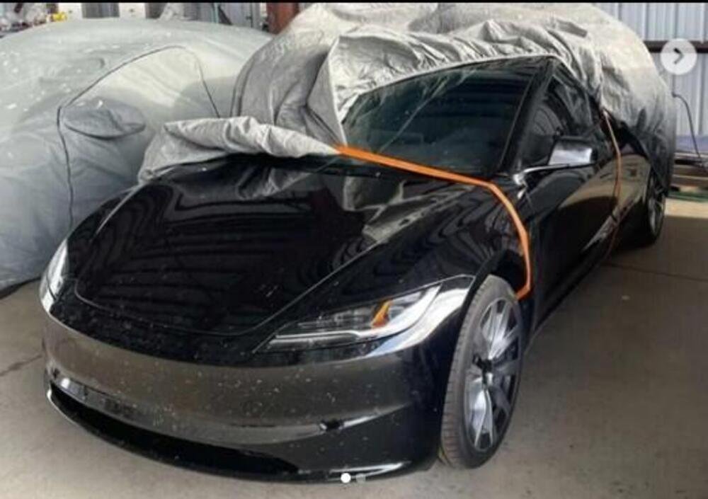 Il frontale della nuova Tesla Model 3 Highland