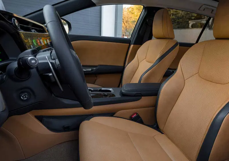 Lexus RZ (11)