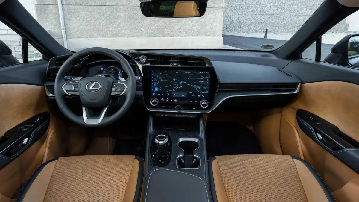 Lexus RZ (10)
