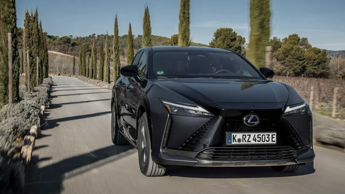 Lexus RZ (5)