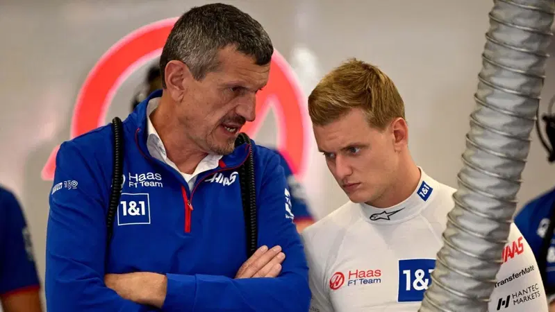 Steiner con Mick Schumacher prima del divorzio di quest'ultimo con la Haas