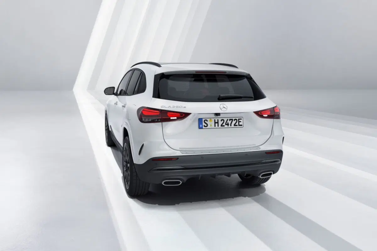 Nuova Mercedes GLA: 7 versioni e listino prezzi aggiornato (2)