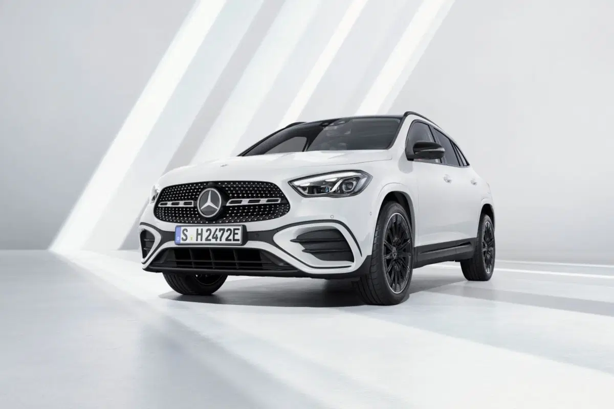 Nuova Mercedes GLA: 7 versioni e listino prezzi aggiornato (4)