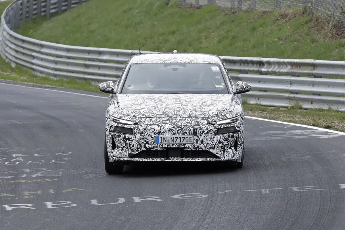 Audi RS6 E-Tron | In fase di test al Nurburgring [Foto Spia] (2)