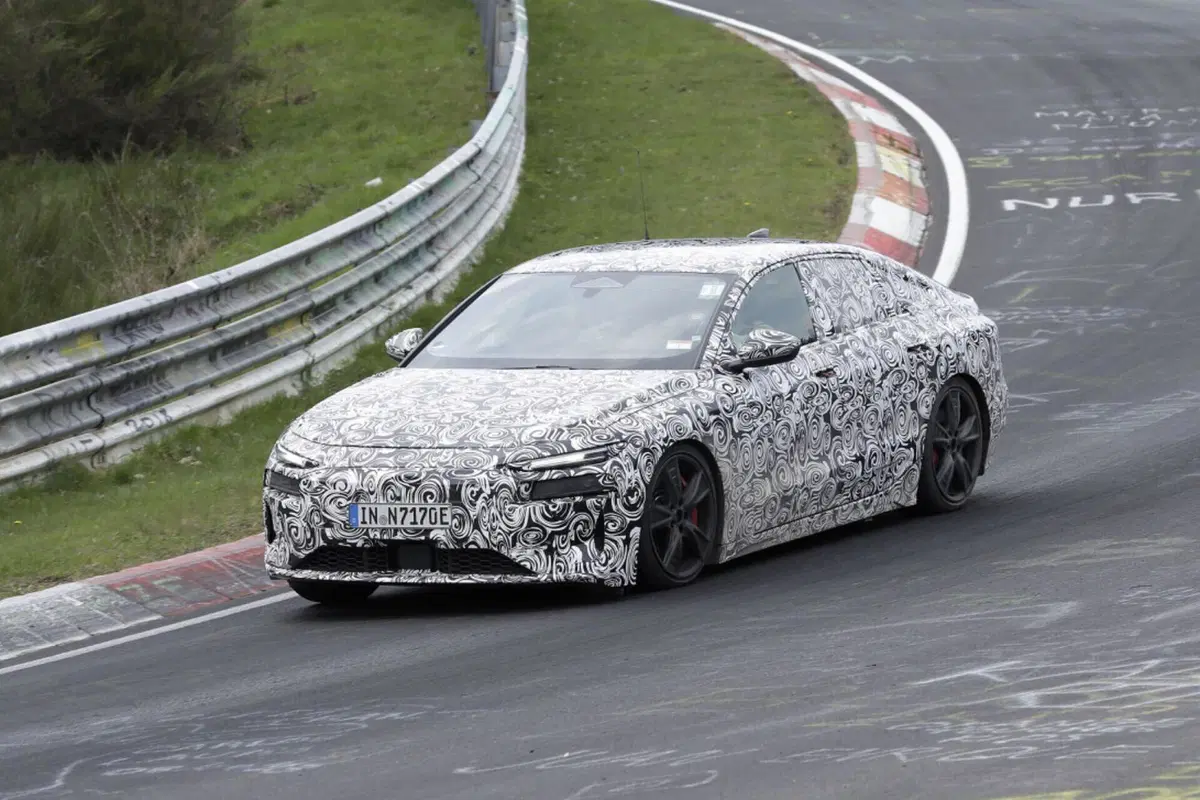 Audi RS6 E-Tron | In fase di test al Nurburgring [Foto Spia] (9)