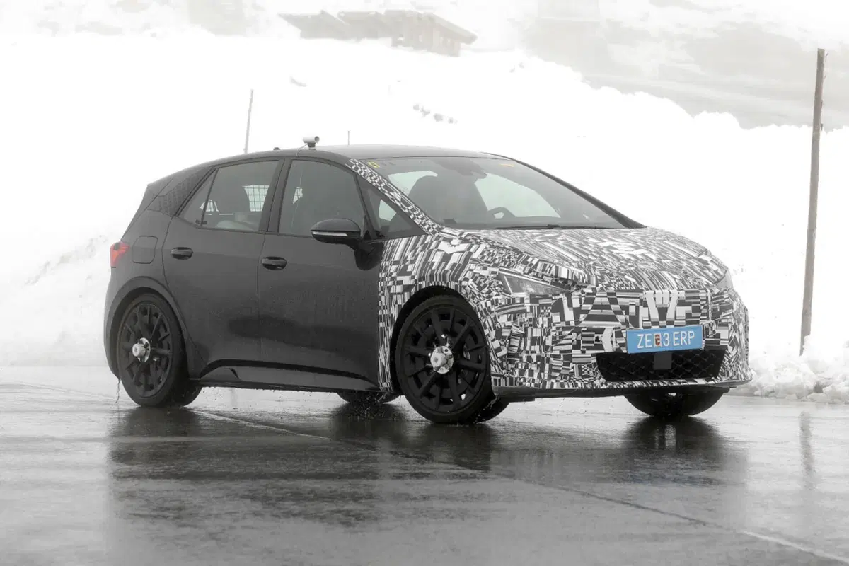 Cupra Born 2023 | Ecco il nuovo Facelift [Foto Spia] (10)